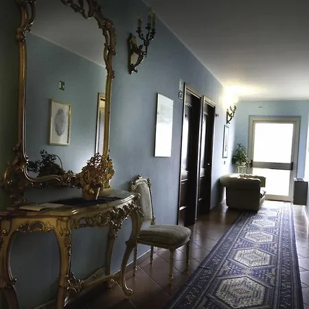 Nastro Azzurro 3* مونغوتْسو